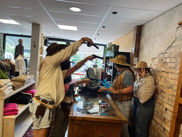 833b33a9-a841-4137-bf0e-ea5edb