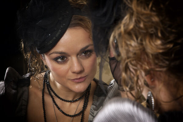 beautiful-woman-portrait-in-cl