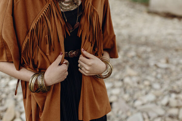 gypsy-girl-in-fringe-jacket-wi