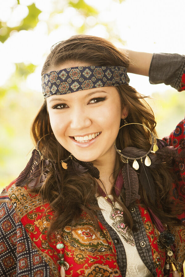 young-woman-wearing-hippy-clot